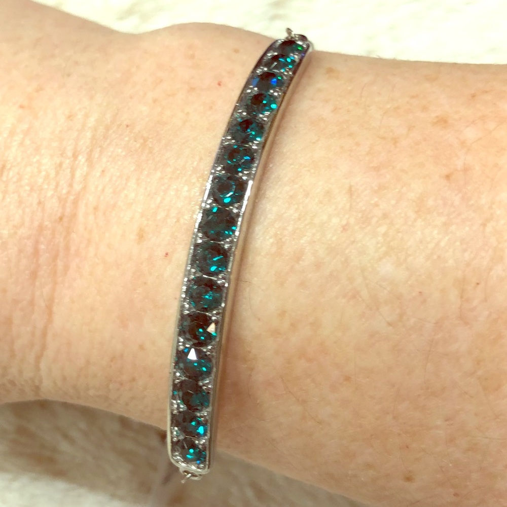 Bolo bracelet w/ Genuine Green Swarovski Crystals